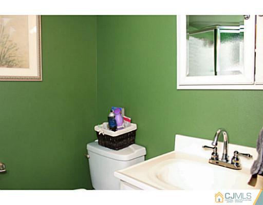 429 Crows Mill Road Fords, NJ 08863 - Photo 16 of 25 Gallery Image 16