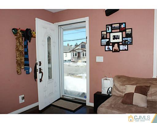 429 Crows Mill Road Fords, NJ 08863 - Photo 4 of 25 Gallery Image 4