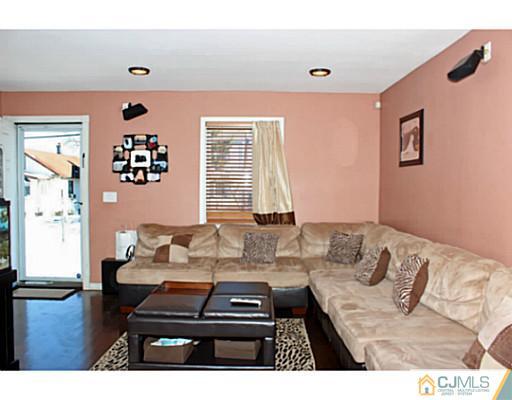 429 Crows Mill Road Fords, NJ 08863 - Photo 6 of 25 Gallery Image 6