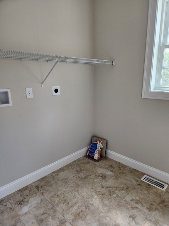 81 Purgatory Road Sutton, MA 01590 - Photo 18 of 35 a view of room