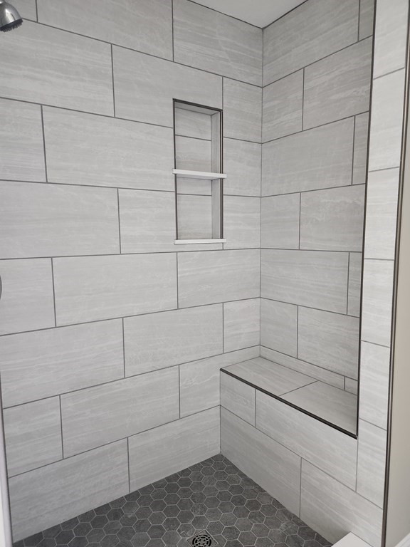 81 Purgatory Road Sutton, MA 01590 - Photo 32 of 35 a bathroom with a shower