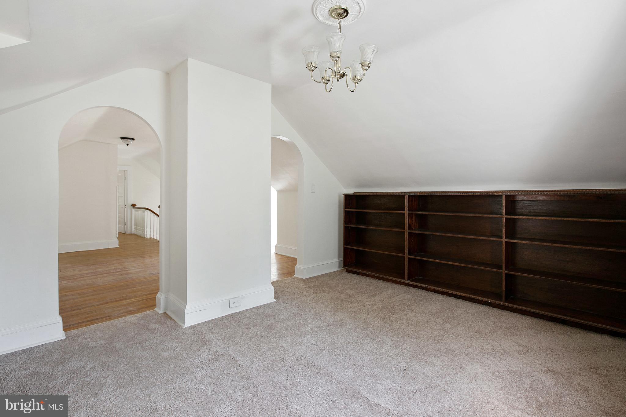 511 Woodside Road Baltimore, MD 21229 - Photo 39 of 57 Library