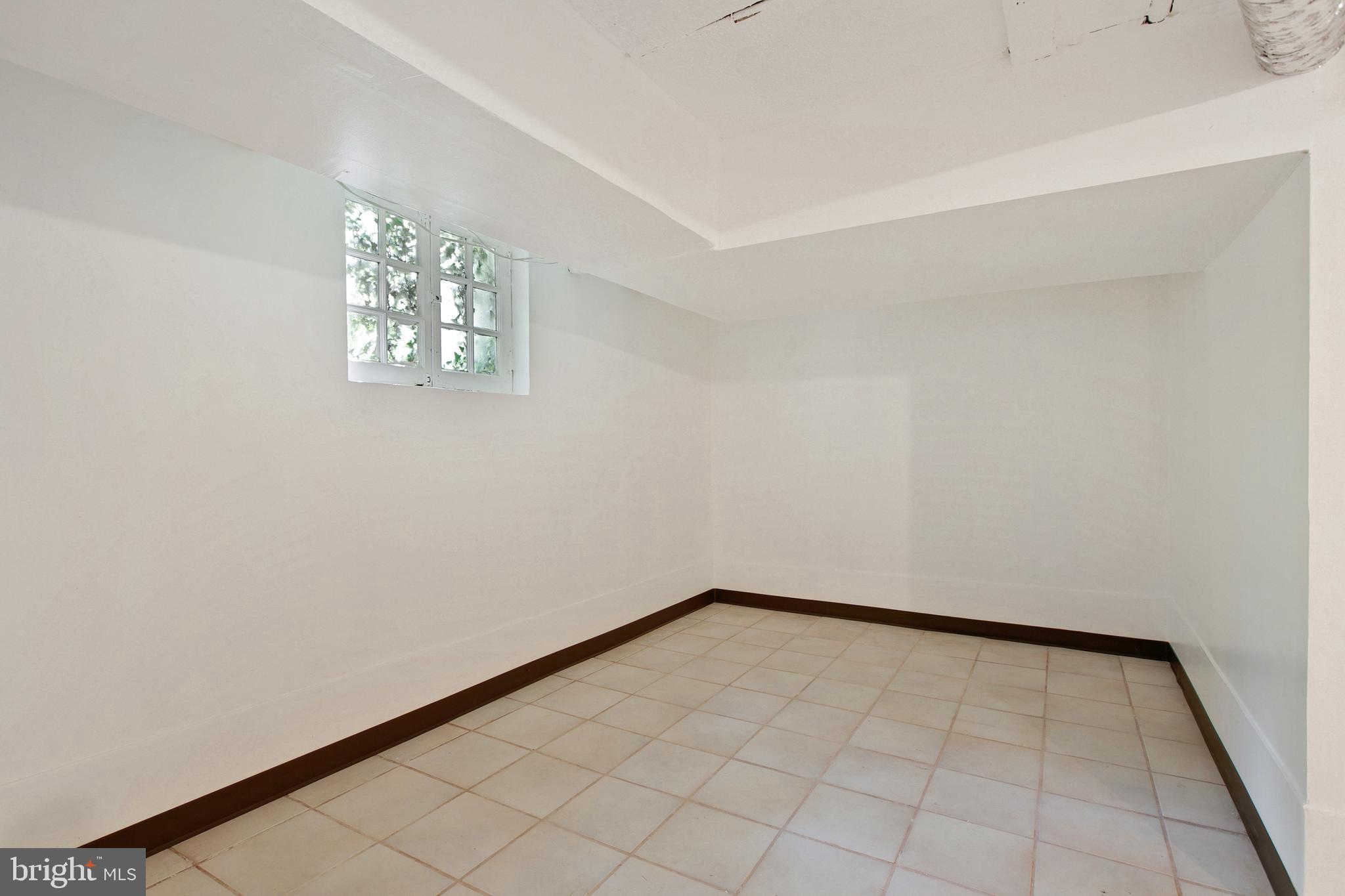 511 Woodside Road Baltimore, MD 21229 - Photo 45 of 57 bonus room in lower level