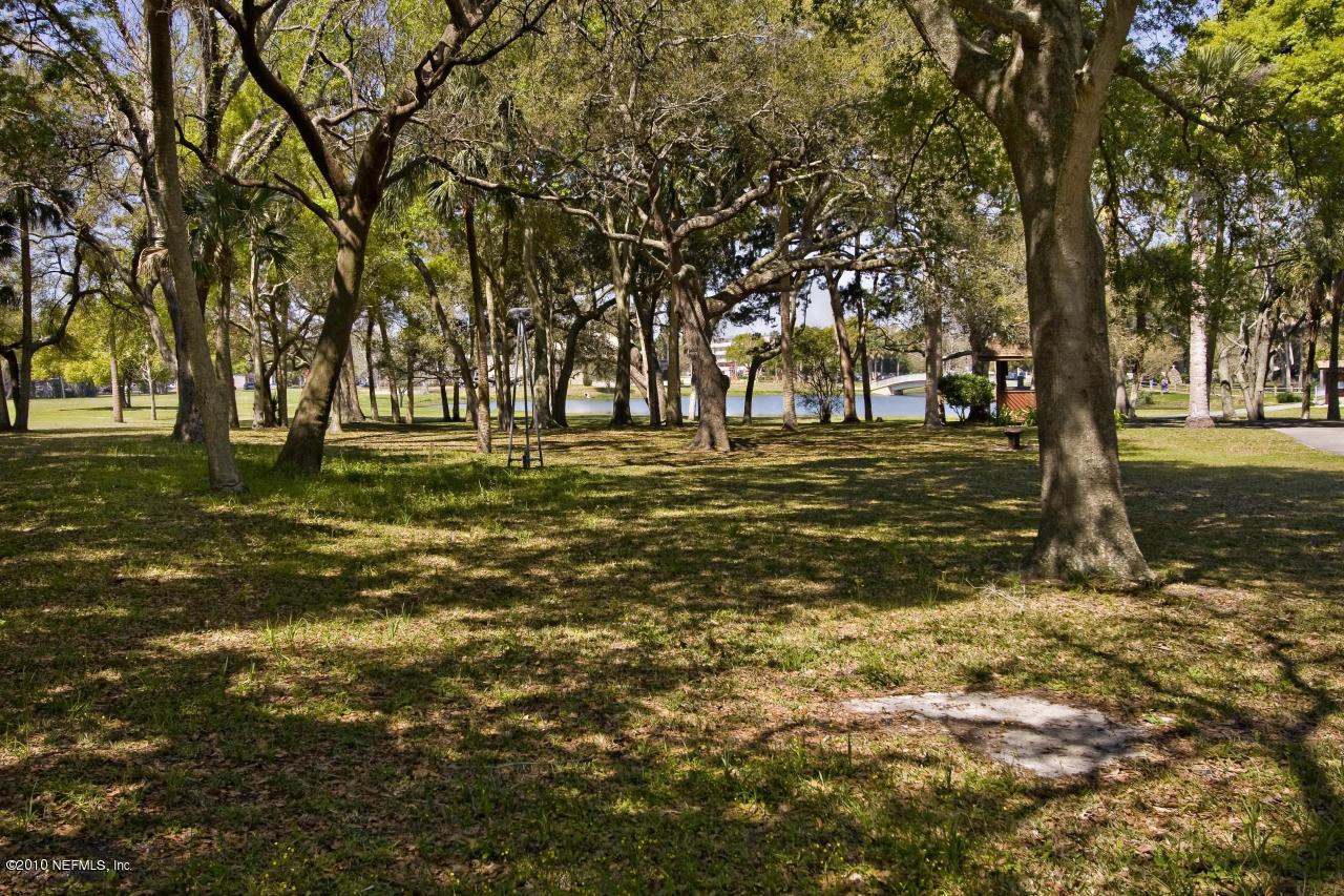 84 Water Street St. Augustine, FL 32084 - Photo 20 of 25 a big yard with trees