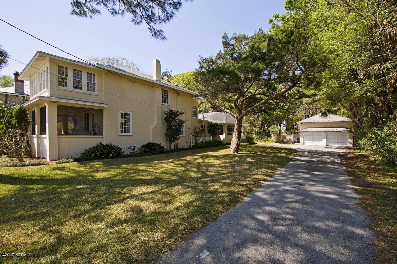 84 Water Street St. Augustine, FL 32084 - Photo 6 of 25 a view of a house with a yard
