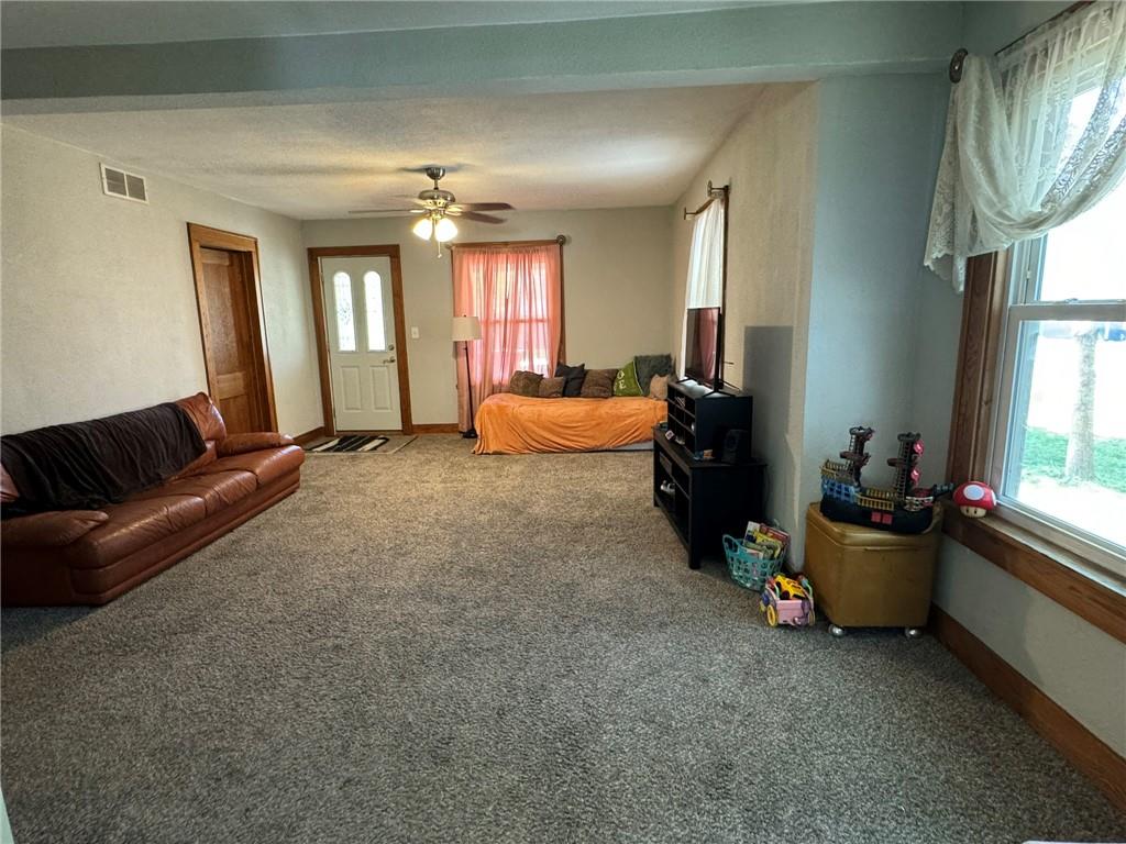 304 East Pacific Avenue Osawatomie, KS 66064 - Photo 5 of 19