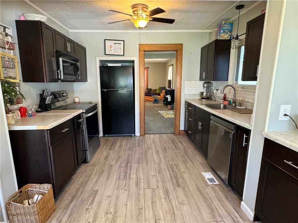 304 East Pacific Avenue Osawatomie, KS 66064 - Photo 9 of 19