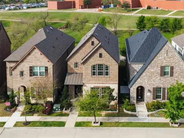 $712,000 | 580 Courtyard Lane, Irving, TX 75039