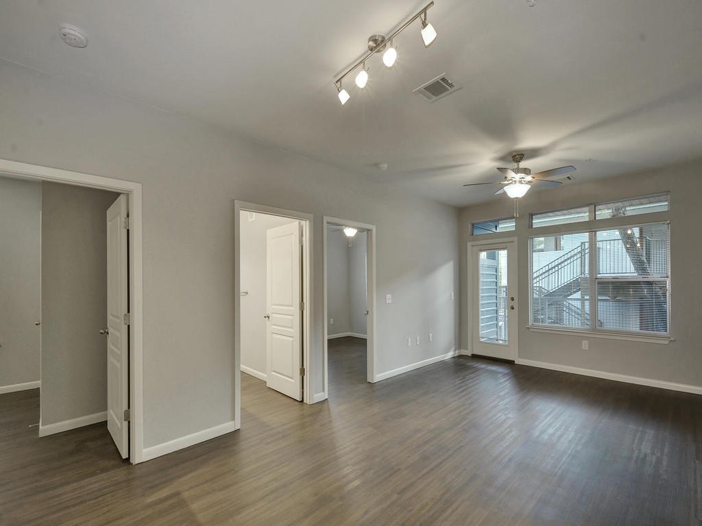 2822 Rio Grande Street, Unit 204 Austin, TX 78705 - Photo 5 of 27