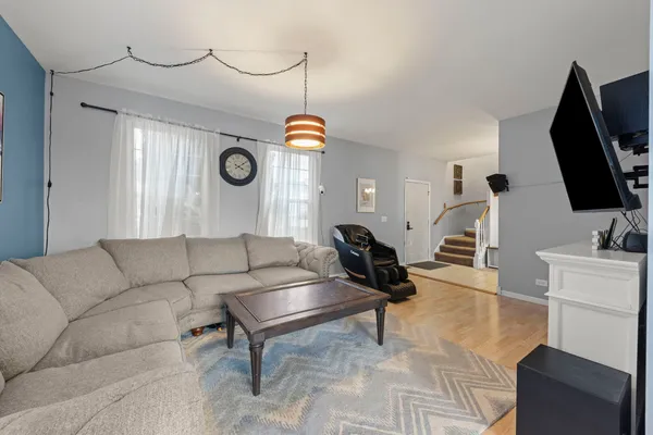 $449,900 | 2940 Arbor Lane, Aurora, IL 60502