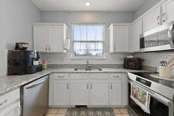 $449,900 | 2940 Arbor Lane, Aurora, IL 60502