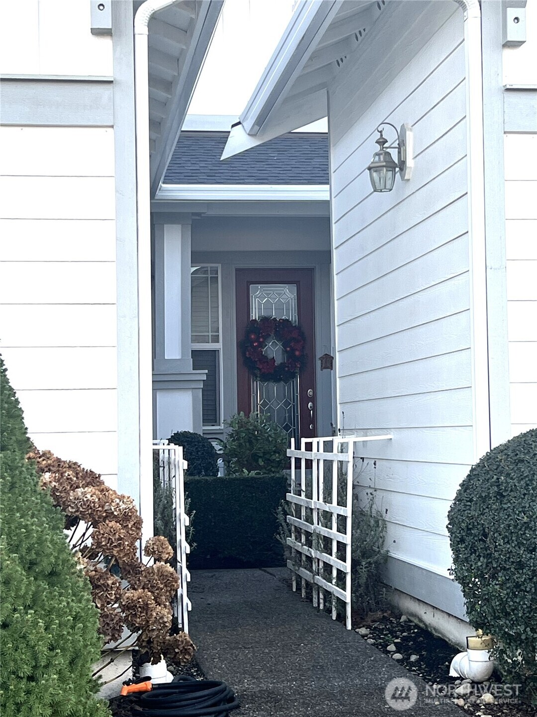 8536 Bainbridge Loop Northeast Lacey, WA 98516 - Photo 2 of 26