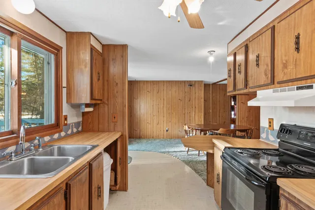 $195,000 | 5520 Helke Road, Wisconsin Rapids, WI 54494