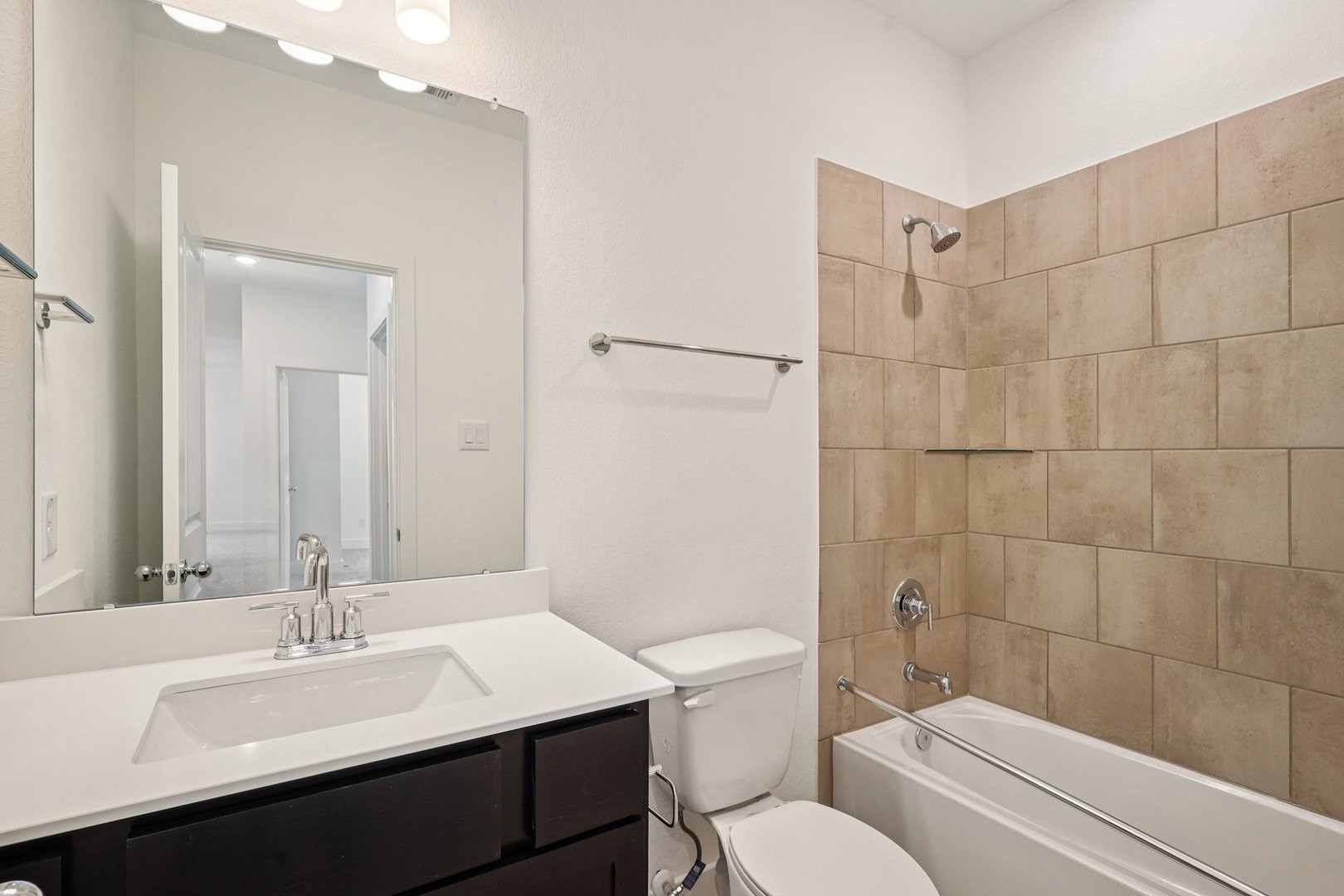 14459 Trumpet Lane Splendora, TX 77372 - Photo 16 of 25 Secondary Bathroom