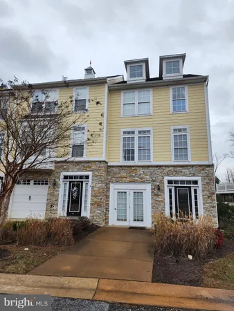 $2,400 | 701 Monroe Point Drive, Colonial Beach, VA 22443