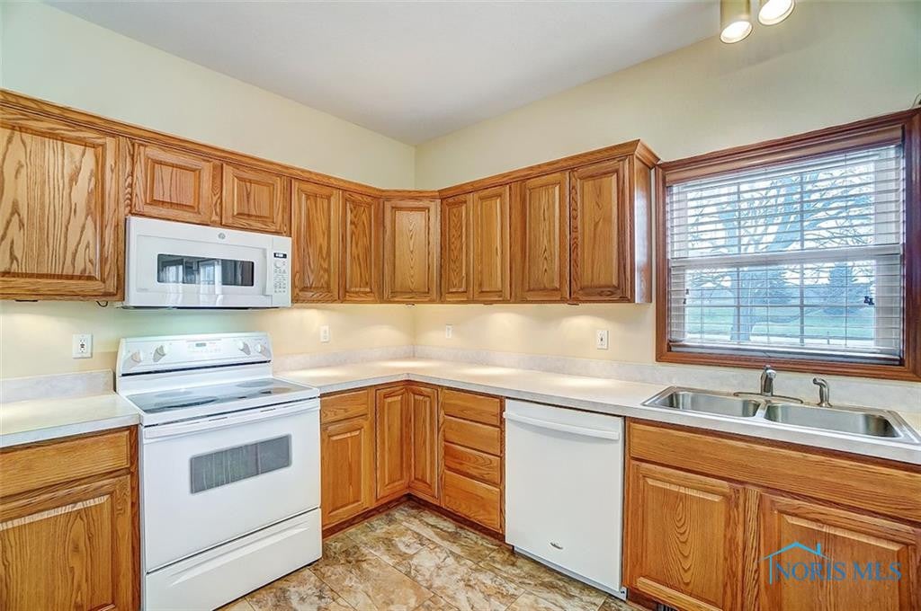 650 Harrison Road Perrysburg, OH 43551 - Photo 11 of 45 Gallery Image 11