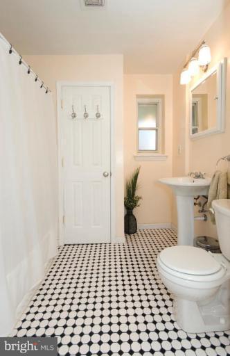 5305 Ferndale Street Springfield, VA 22151 - Photo 14 of 30 Bath #1