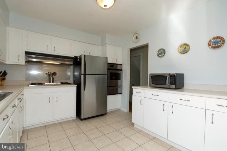5305 Ferndale Street Springfield, VA 22151 - Photo 8 of 30 Kitchen #2