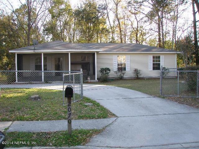 2070 Benedict Road Jacksonville, FL 32209 - Photo 2 of 38 a house view with a garden space