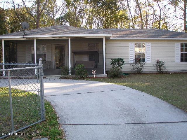 2070 Benedict Road Jacksonville, FL 32209 - Photo 3 of 38 a view of a house with backyard and porch