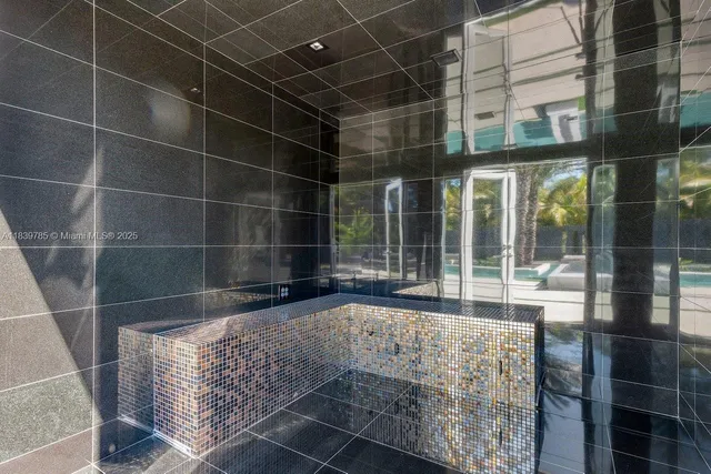 $11,900,000 | 17900 Southwest 70th Place, Southwest Ranches, FL 33331