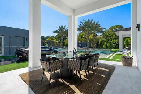 $11,900,000 | 17900 Southwest 70th Place, Southwest Ranches, FL 33331