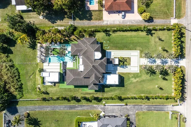 $11,900,000 | 17900 Southwest 70th Place, Southwest Ranches, FL 33331