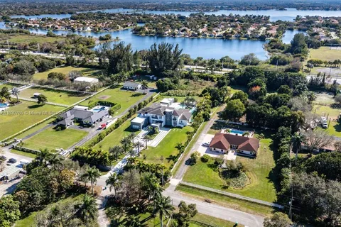 $11,900,000 | 17900 Southwest 70th Place, Southwest Ranches, FL 33331