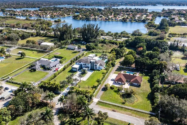 $11,900,000 | 17900 Southwest 70th Place, Southwest Ranches, FL 33331