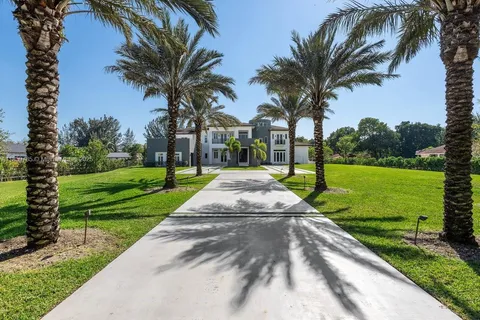 $11,900,000 | 17900 Southwest 70th Place, Southwest Ranches, FL 33331