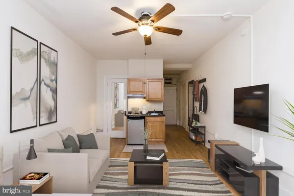 $1,015 | 1324 Locust Street, Unit 1129, Philadelphia, PA 19107