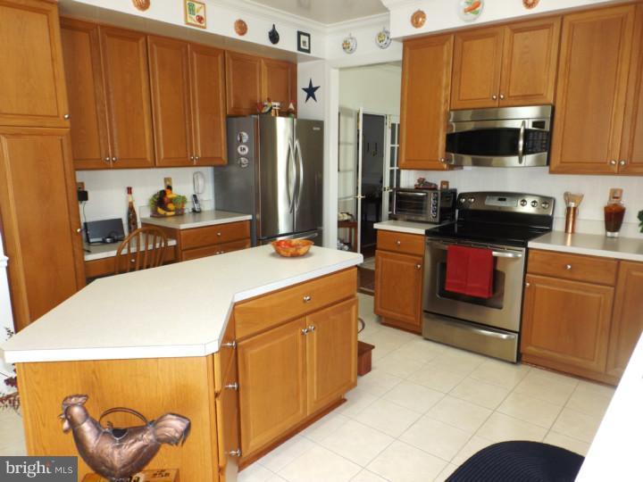 145 Statesman Road Chalfont, PA 18914 - Photo 7 of 24 Gallery Image 7