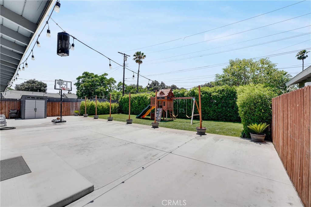 5734 Mountain View Avenue Riverside, CA 92504 - Photo 23 of 28 a view of outdoor space and yard