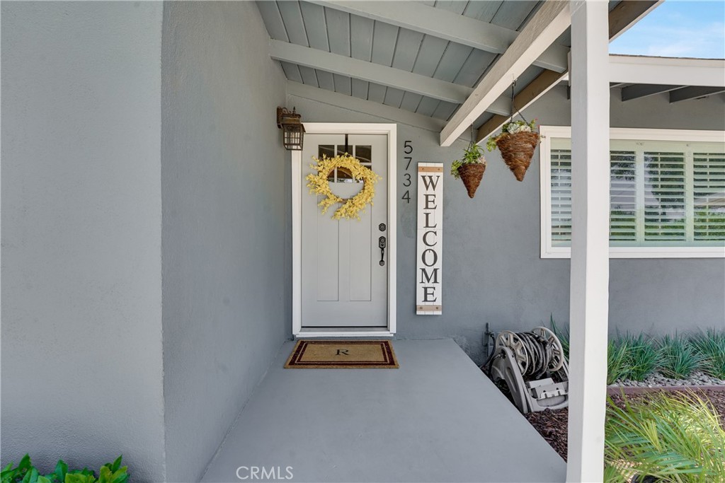 5734 Mountain View Avenue Riverside, CA 92504 - Photo 4 of 28 a view of a livingroom with furniture and front door