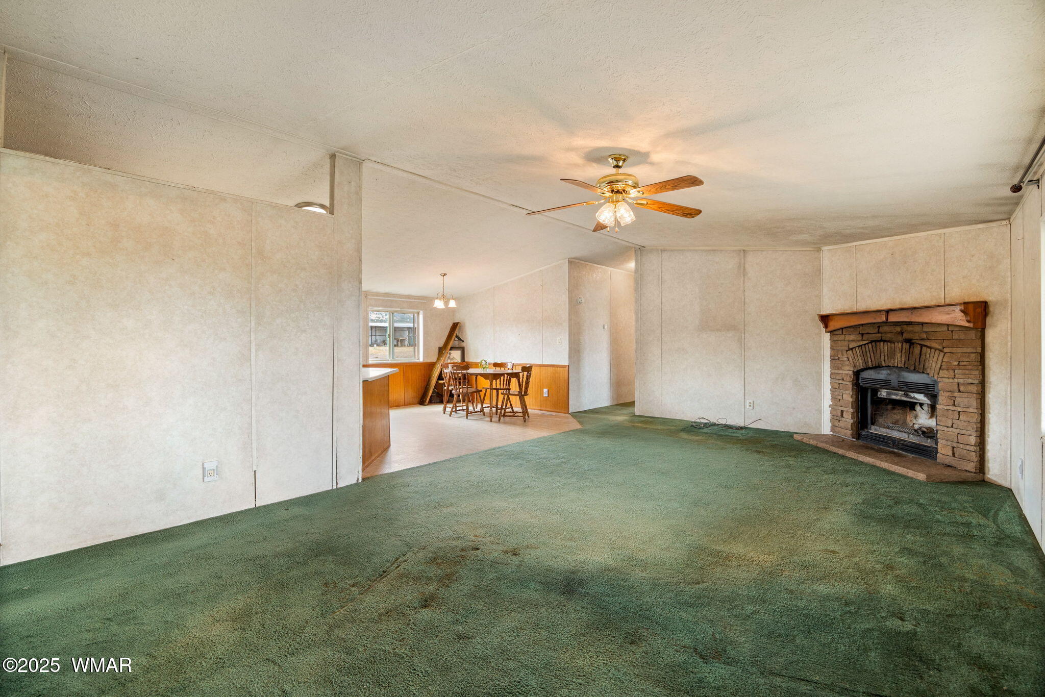 1475 West 26 Bar Road Eagar, AZ 85925 - Photo 6 of 29 family room