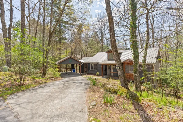 $600,000 | 46 Poplar Court, Sapphire, NC 28774
