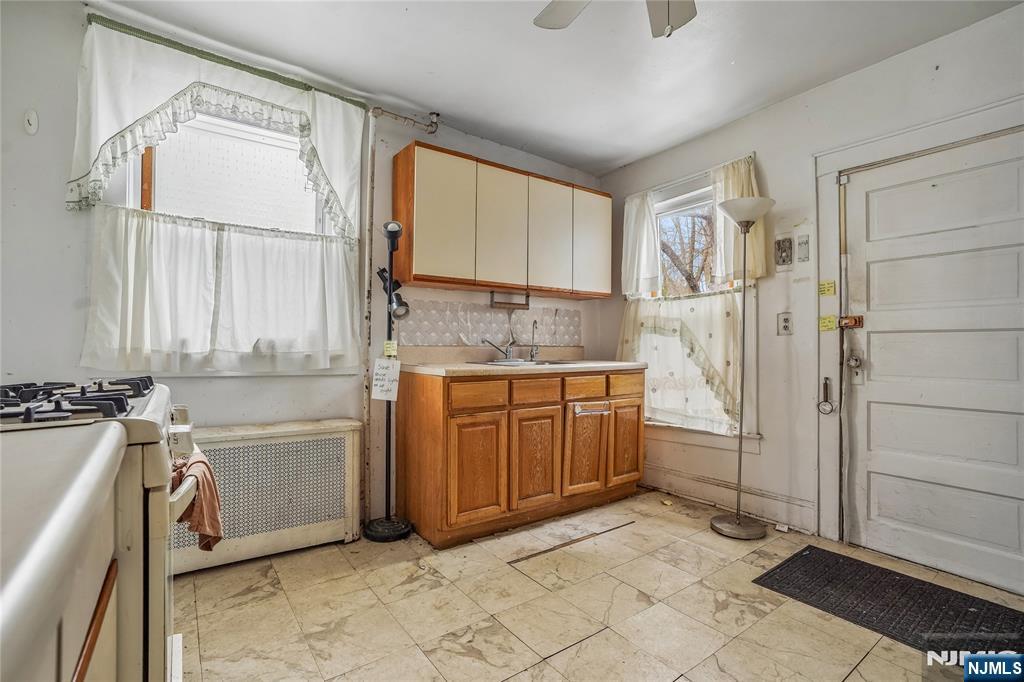 68 Chestnut Street Montclair, NJ 07042 - Photo 12 of 33