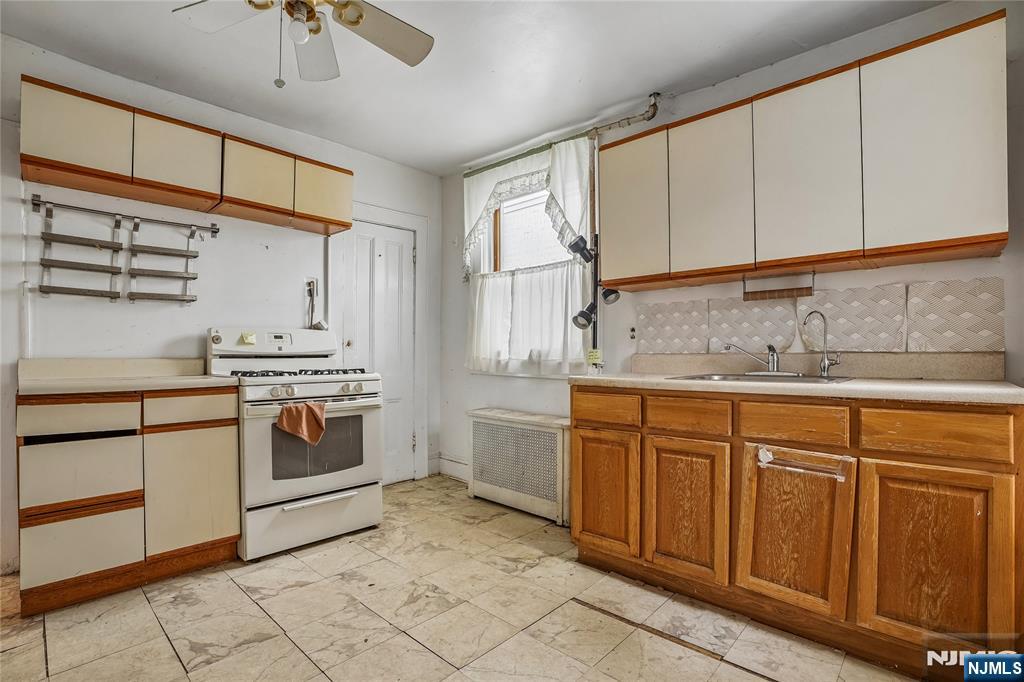 68 Chestnut Street Montclair, NJ 07042 - Photo 14 of 33