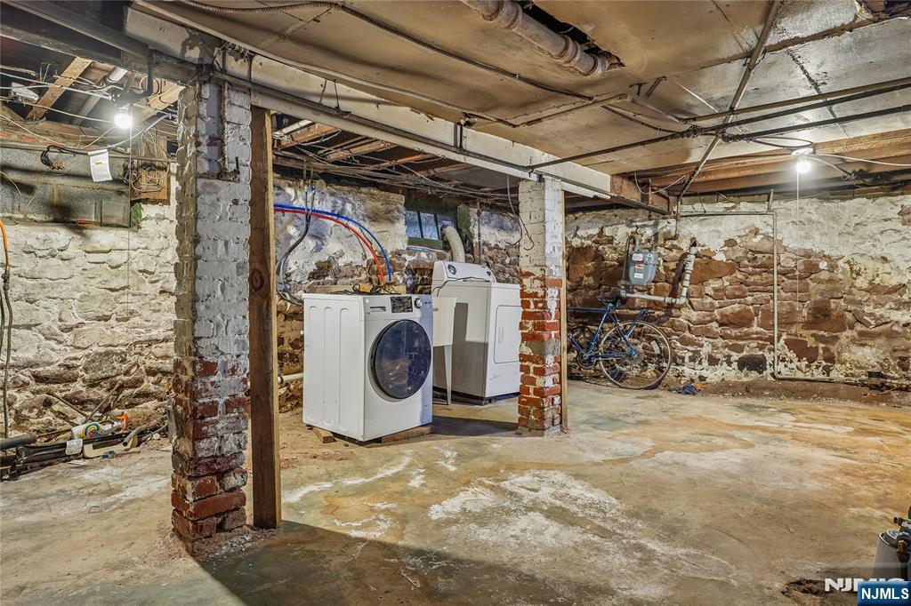 68 Chestnut Street Montclair, NJ 07042 - Photo 25 of 33