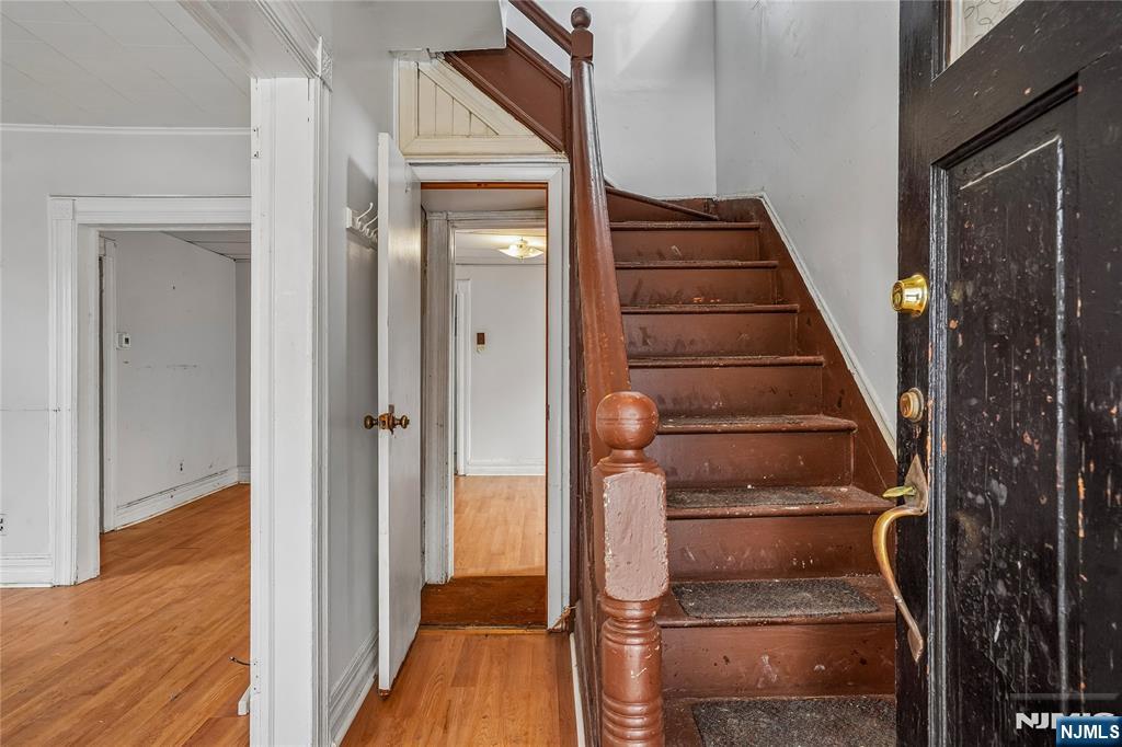 68 Chestnut Street Montclair, NJ 07042 - Photo 4 of 33