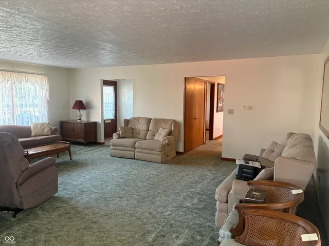 $265,500 | 1031 West 11th Street, Rushville, IN 46173