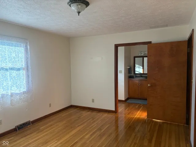 $265,500 | 1031 West 11th Street, Rushville, IN 46173