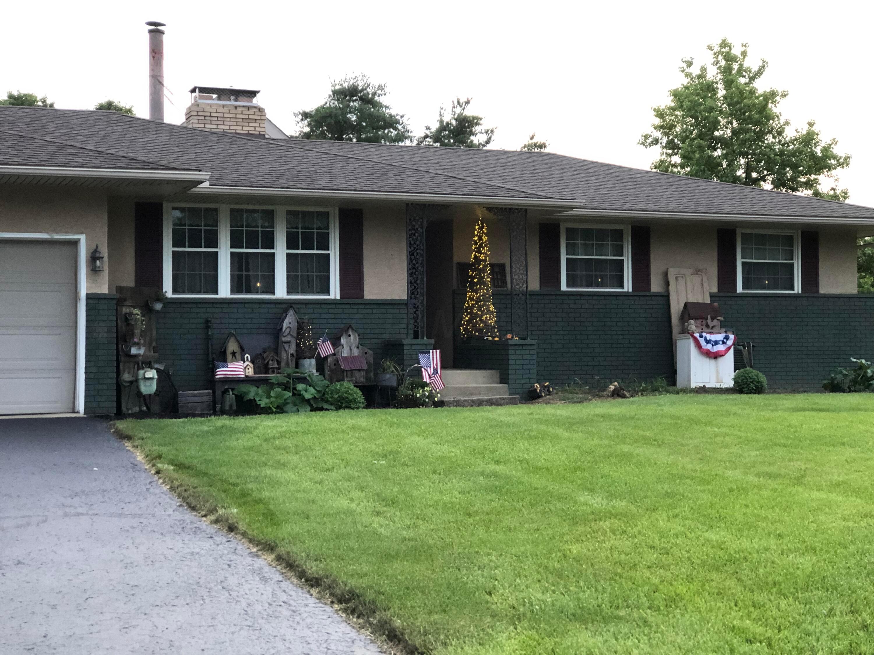 6634 Feder Road Galloway, OH 43119 - Photo 29 of 33 Summertime front of home