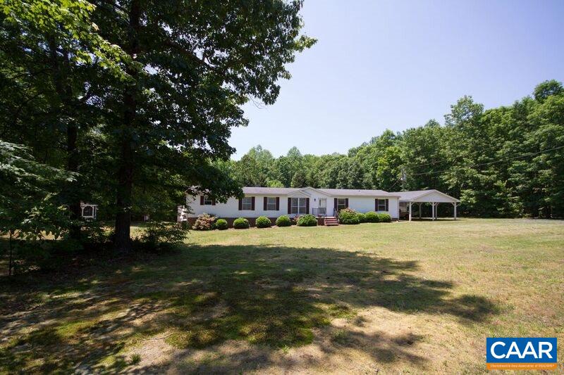 18 Tabscott Road Kents Store, VA 23084 - Photo 1 of 46 a view of a house with yard and trees