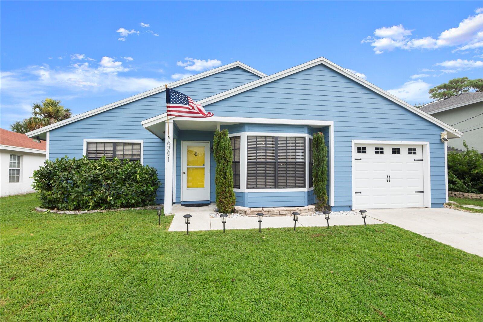 6391 Robinson Street Jupiter, FL 33458 - Photo 3 of 25 02-IMG_9559