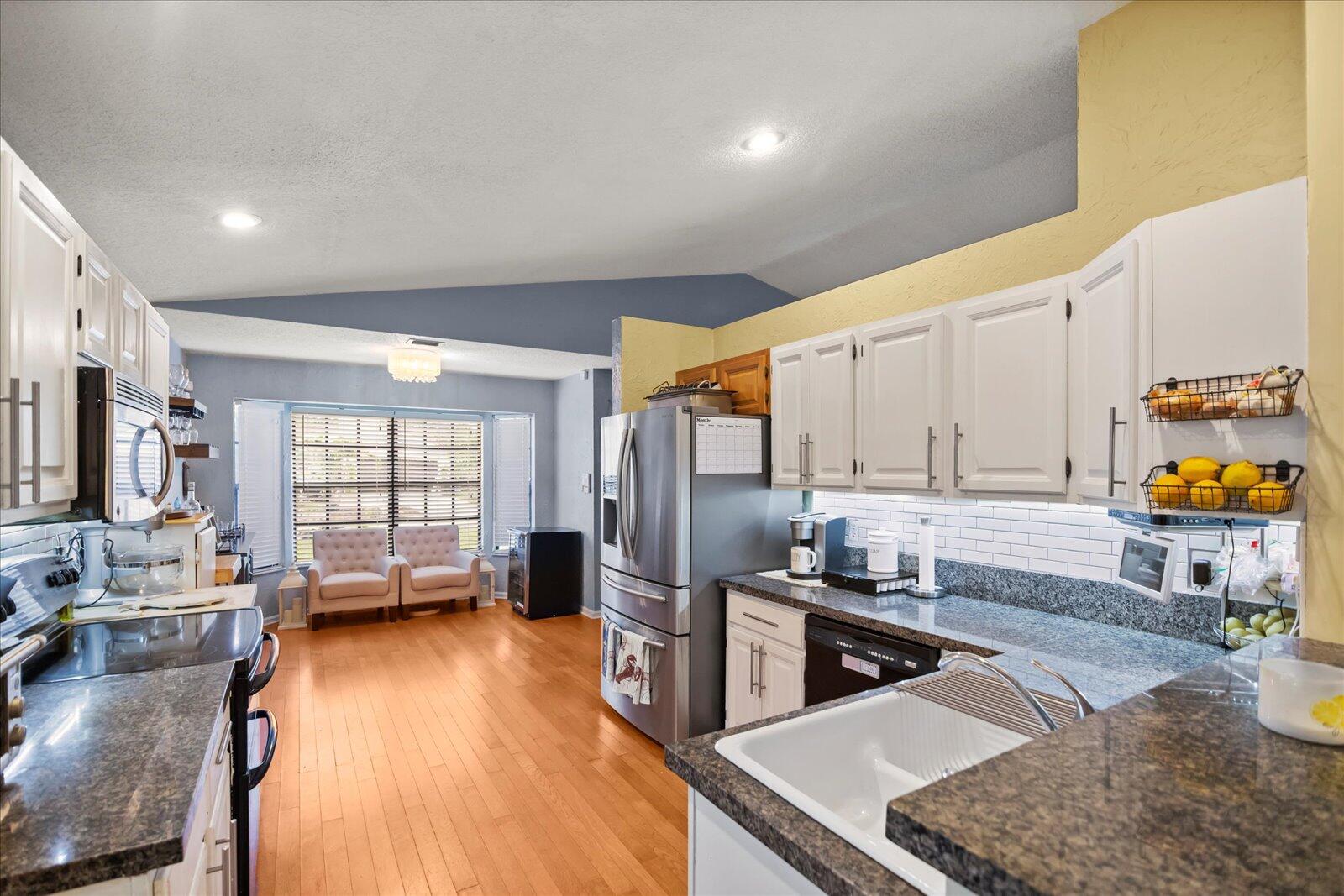 6391 Robinson Street Jupiter, FL 33458 - Photo 6 of 25 05-IMG_9585