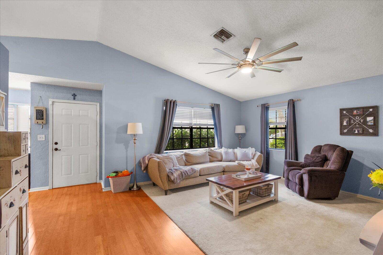 6391 Robinson Street Jupiter, FL 33458 - Photo 8 of 25 07-IMG_9590