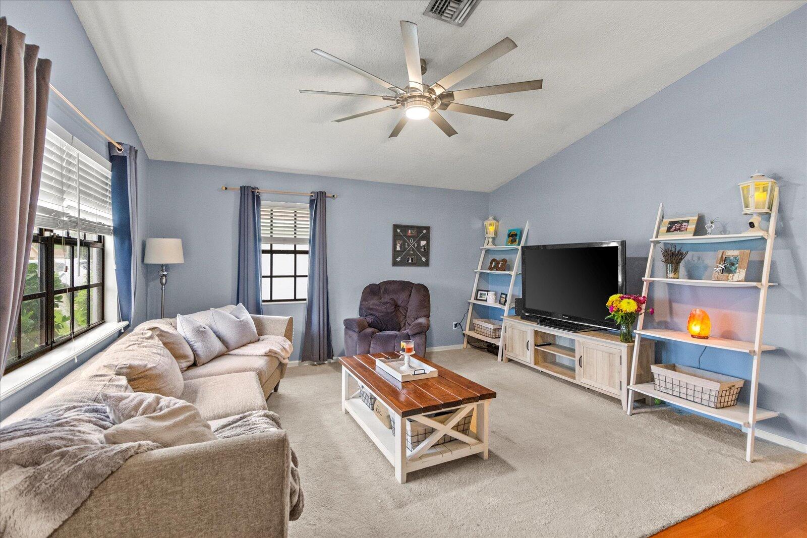 6391 Robinson Street Jupiter, FL 33458 - Photo 9 of 25 08-IMG_9605