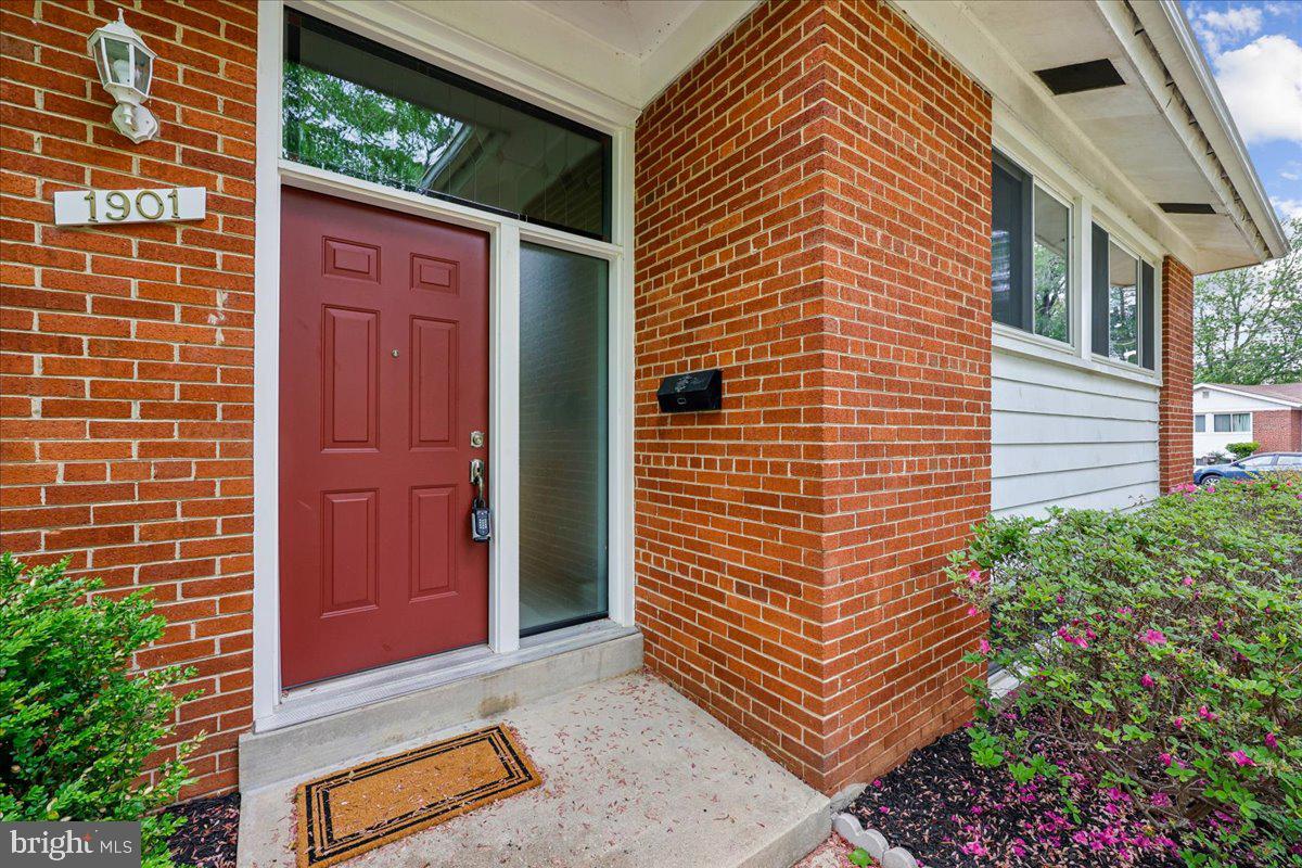 1901 Ladd Street Silver Spring, MD 20902 - Photo 18 of 101