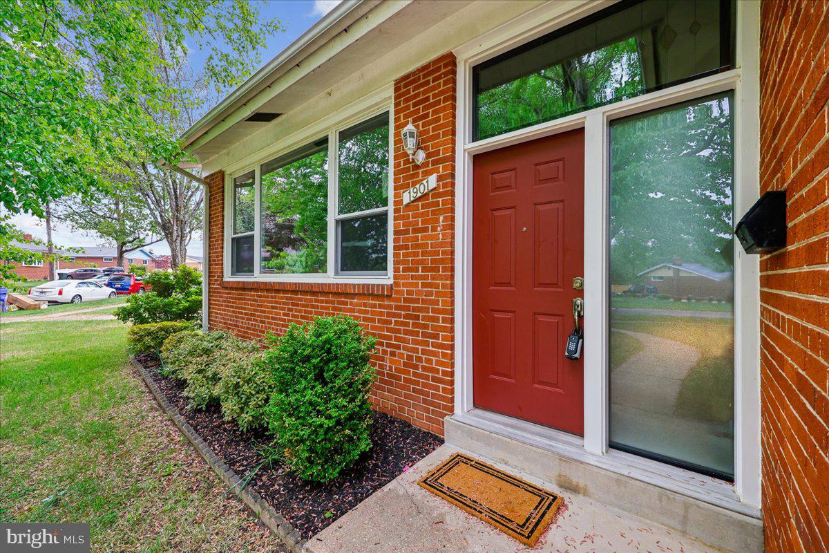 1901 Ladd Street Silver Spring, MD 20902 - Photo 19 of 101